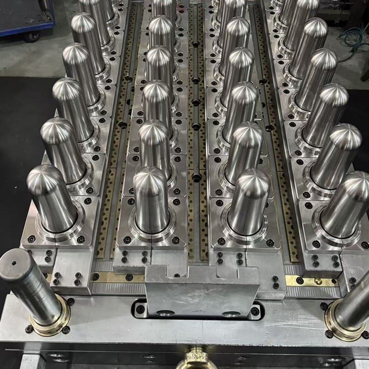 Mineral Water Bottle Preform Mould factory