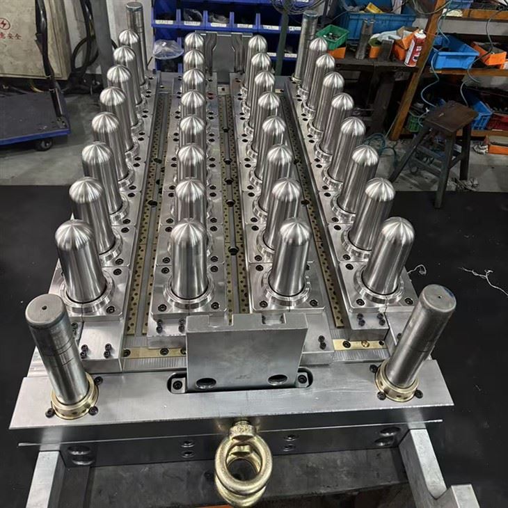 Mineral Water Bottle Preform Mould suppliers
